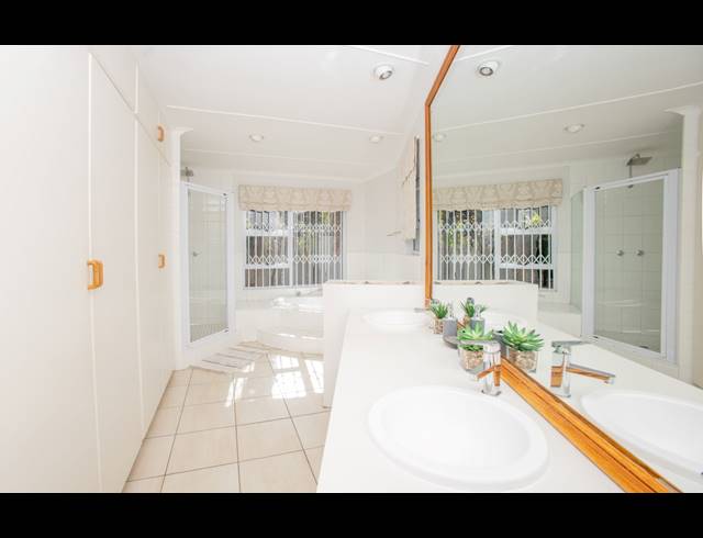4 BEDROOM HOUSE FOR SALE IN BEACON BAY